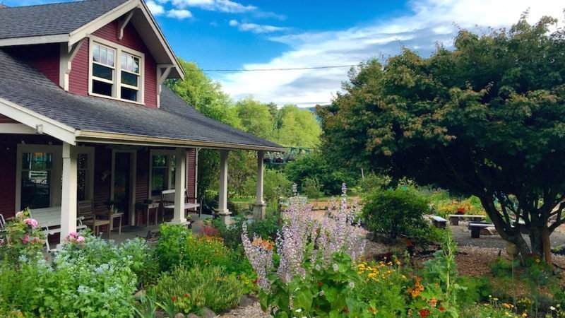 North Fork 53 Retreat Center in Nehalem Oregon // Head + Heart